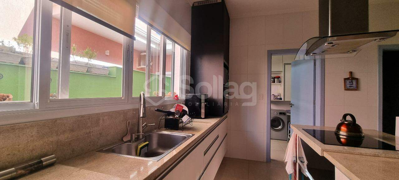 Casa em condomínio à venda no Condomínio Florada da Mata: 