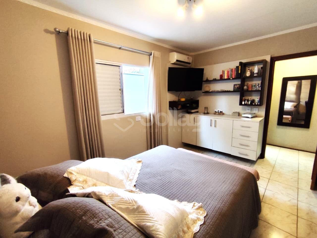 Casa à venda no Jardim Itália : 