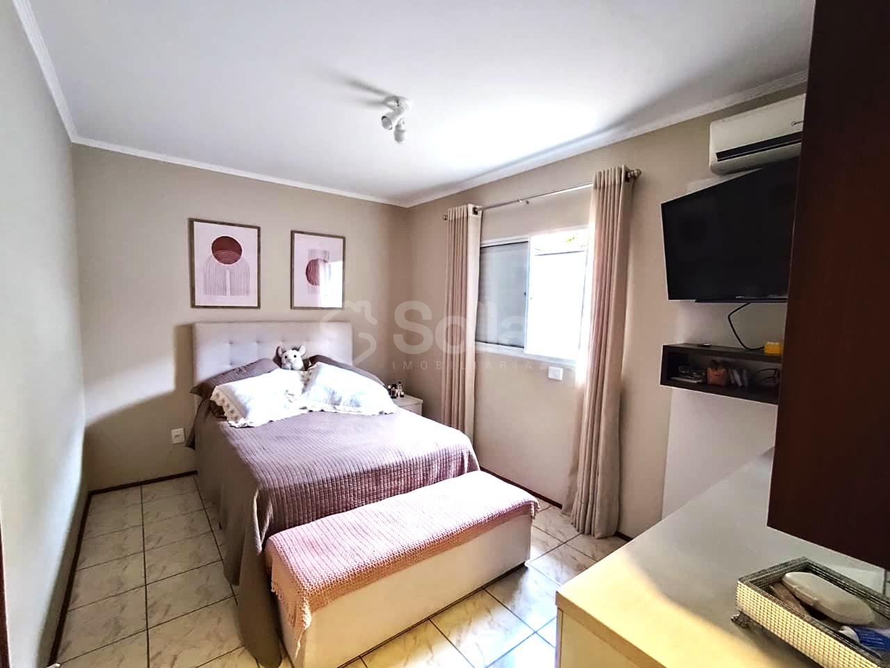 Casa à venda no Jardim Itália : 