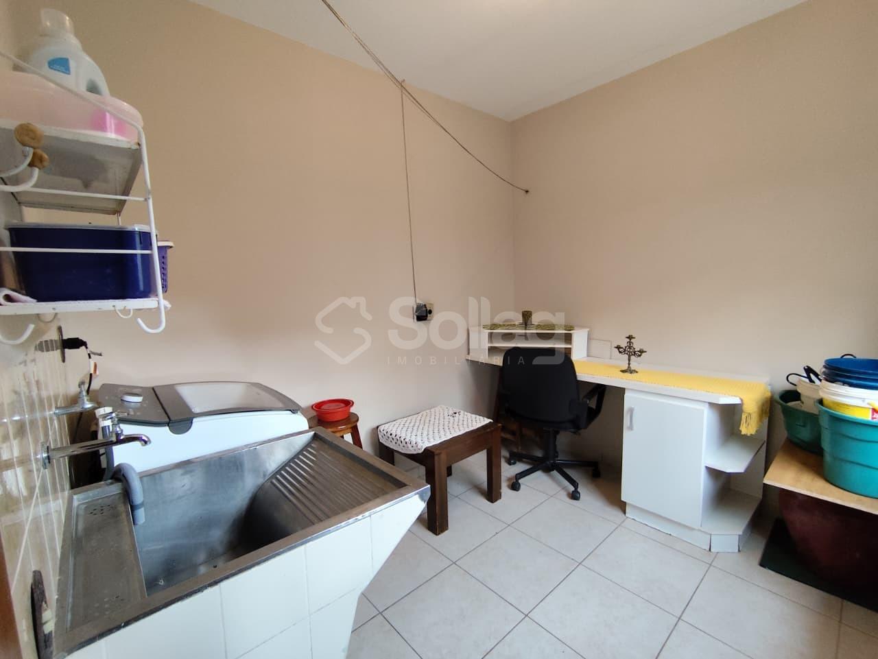 Casa à venda no Jardim Itália : 