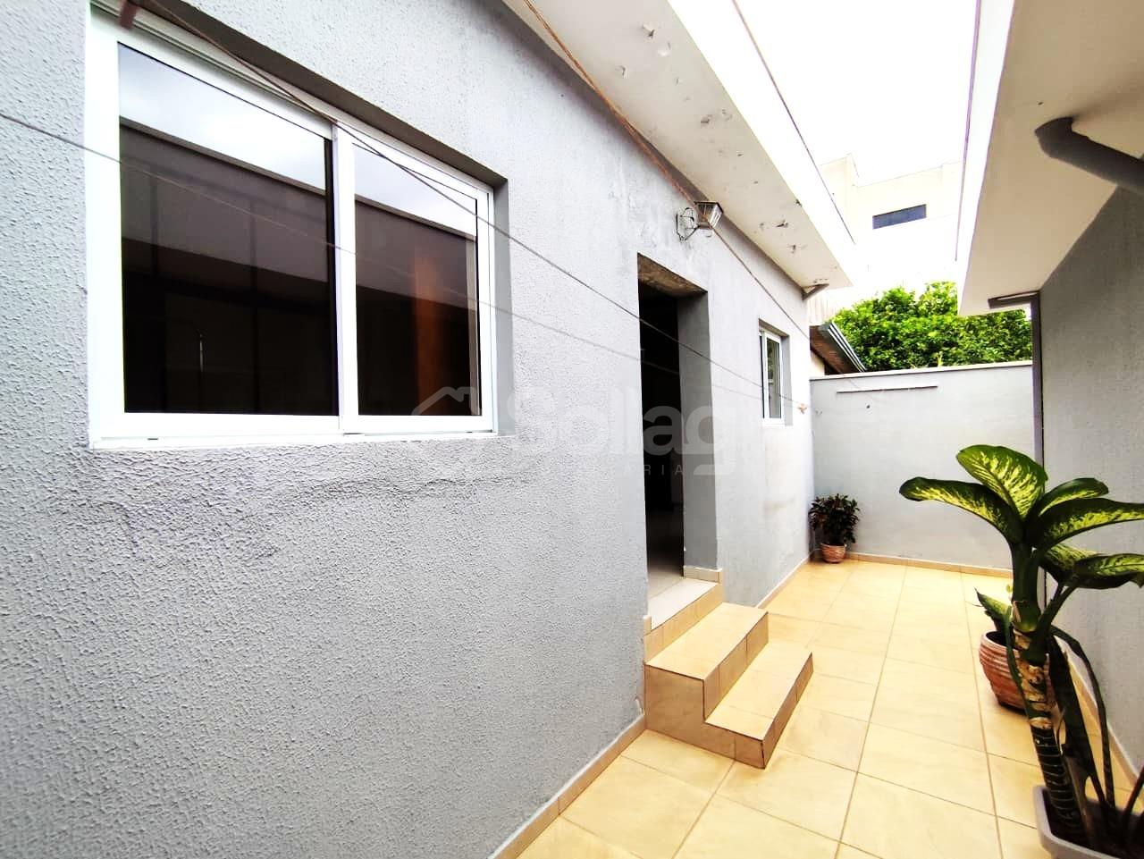 Casa à venda no Jardim Itália : 