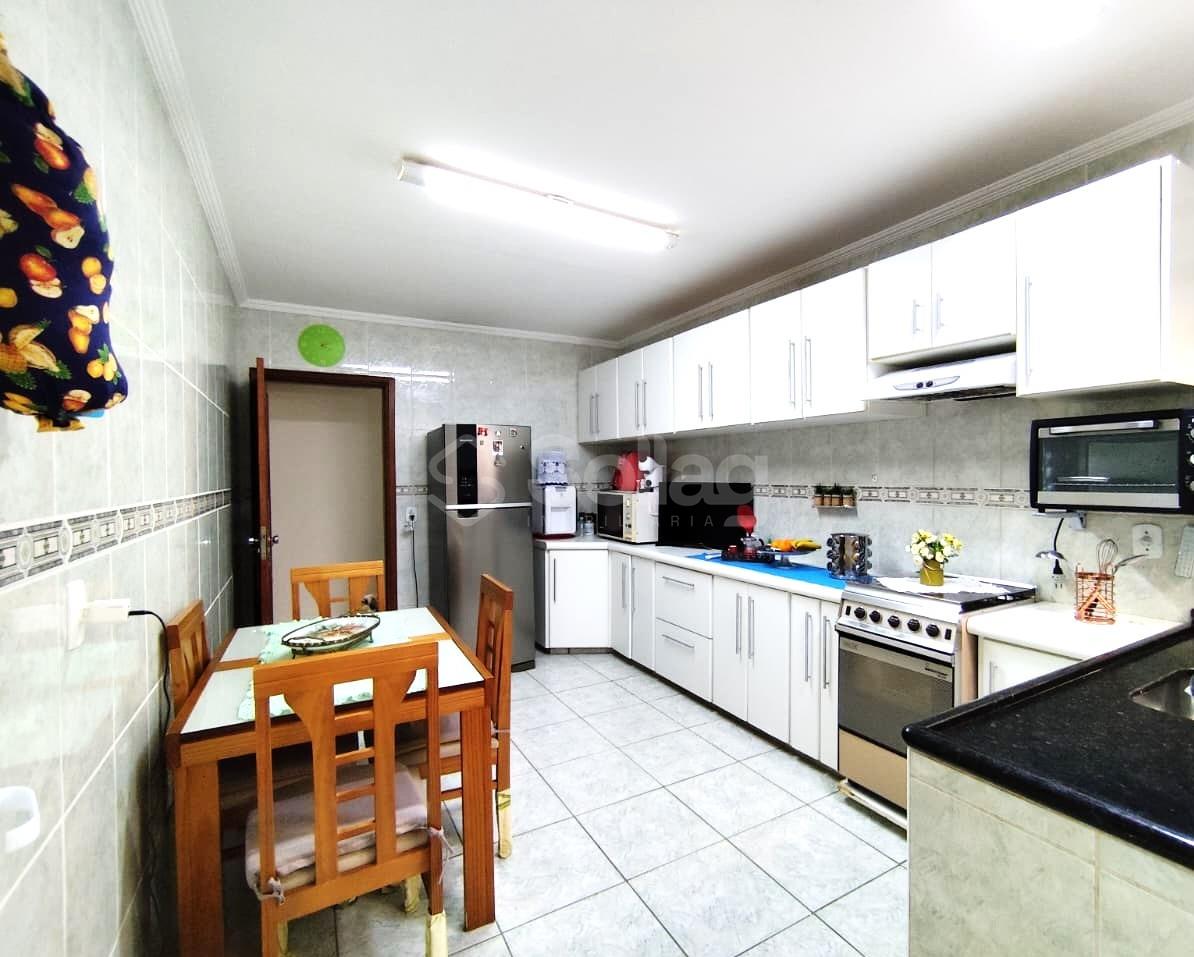 Casa à venda no Jardim Itália : 