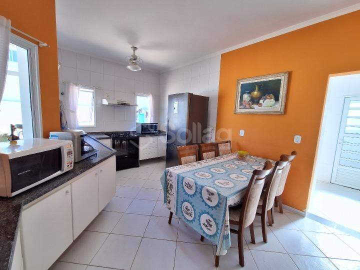 Casa em condomínio para aluguel no Pinheirinho: 
