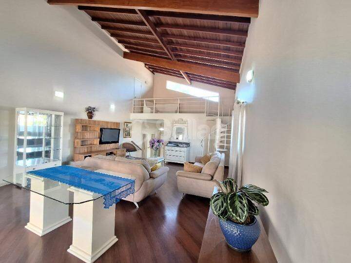 Casa em condomínio para aluguel no Pinheirinho: 