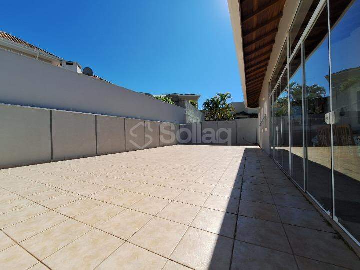 Casa em condomínio para aluguel no Pinheirinho: 