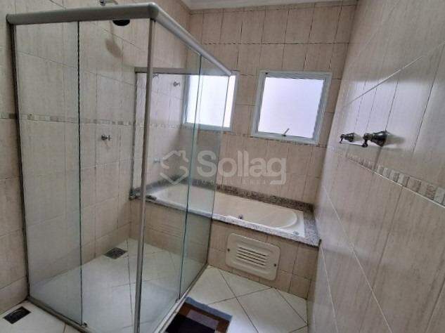 Casa em condomínio para aluguel no Pinheirinho: 