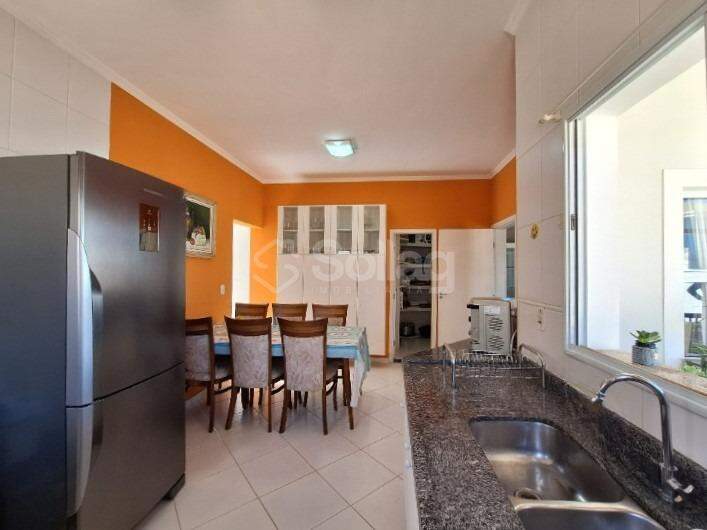 Casa em condomínio para aluguel no Pinheirinho: 