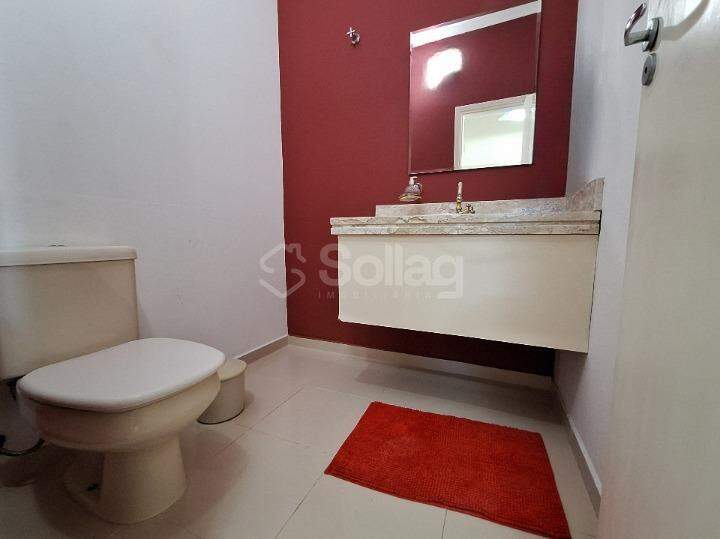 Casa em condomínio para aluguel no Pinheirinho: 