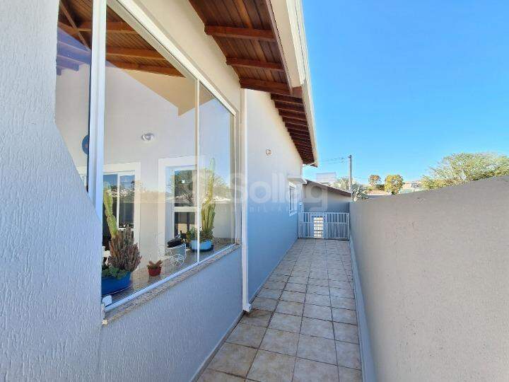 Casa em condomínio para aluguel no Pinheirinho: 