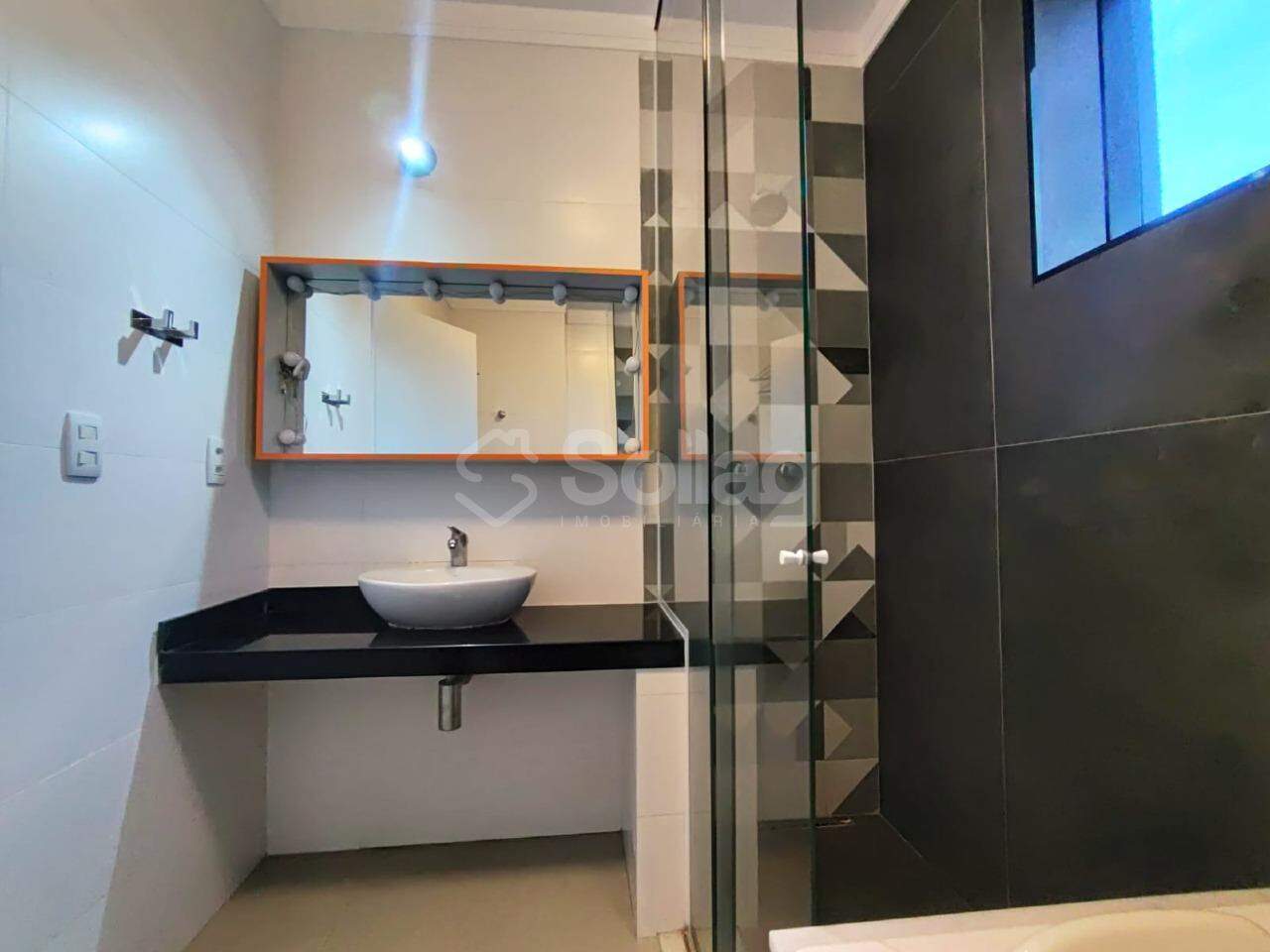 Apartamento para aluguel no Condomínio Residencial Flor da Giesta: 