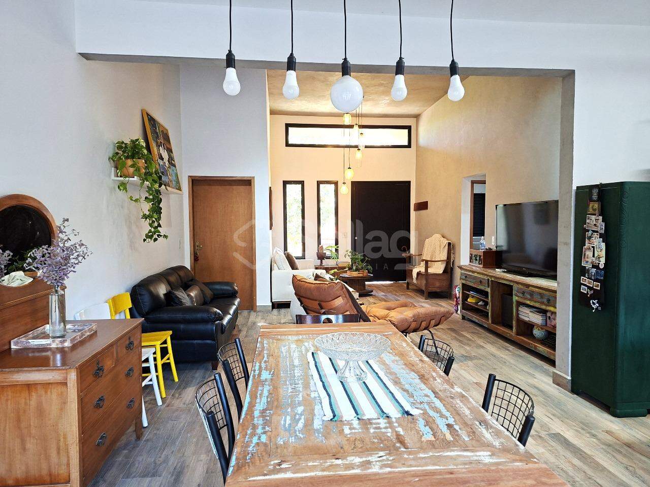 Casa em condomínio à venda no Condomínio Chácaras do Lago: 