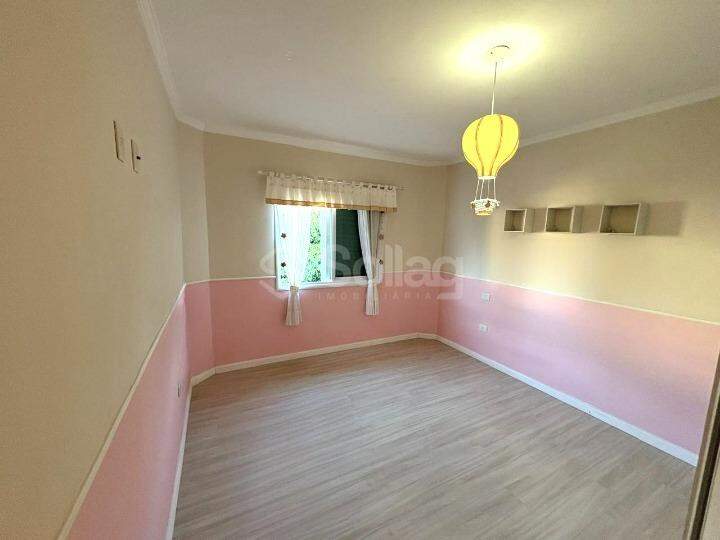 Casa em condomínio para aluguel no Pinheirinho: 