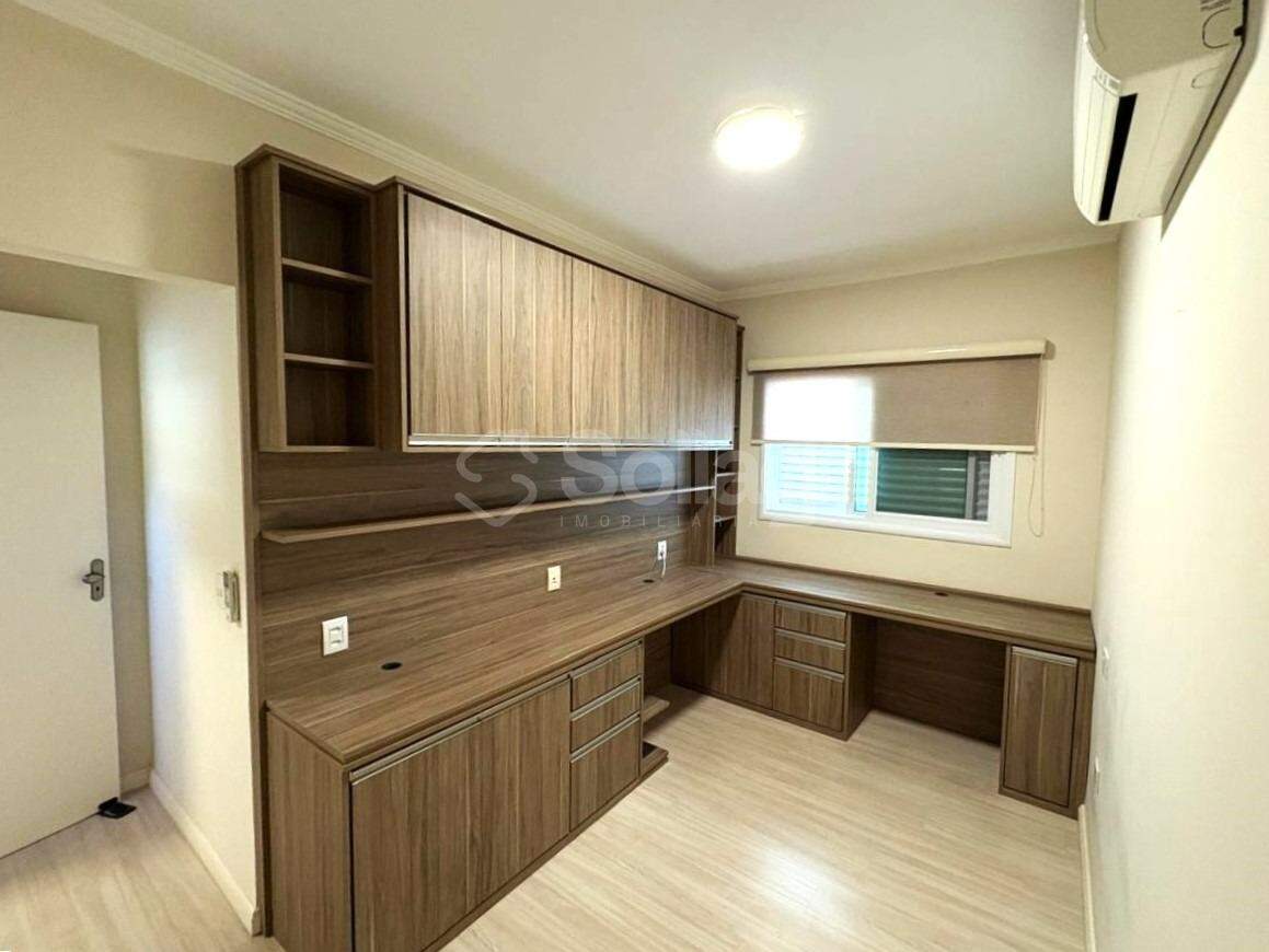 Casa em condomínio para aluguel no Pinheirinho: 