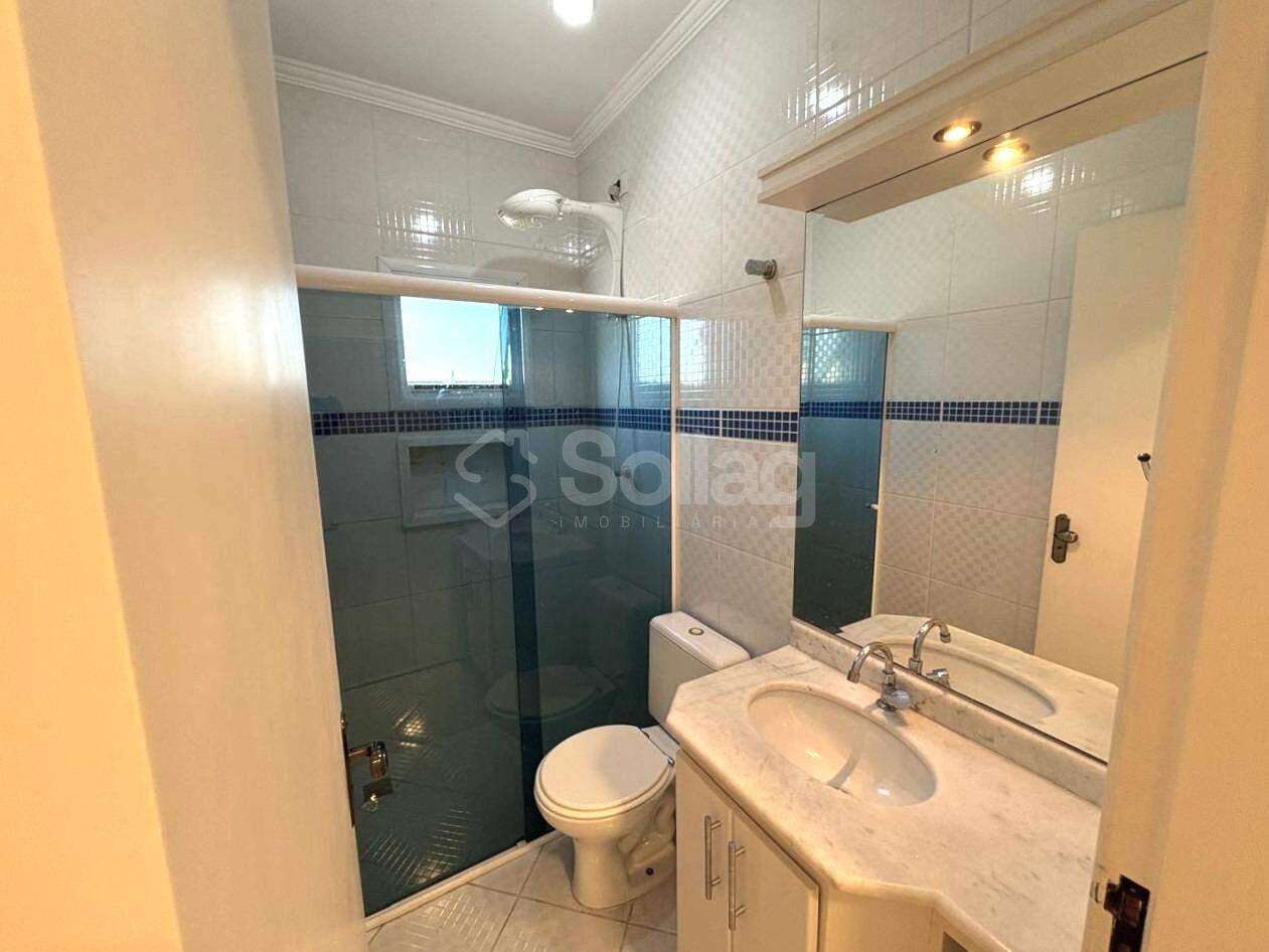 Casa em condomínio para aluguel no Pinheirinho: 
