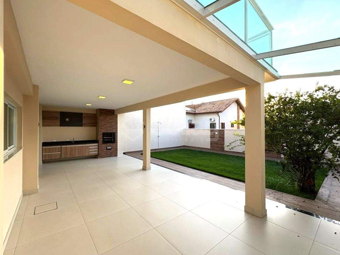 Casa em condomínio para aluguel no Pinheirinho: 