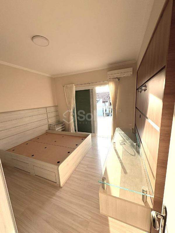 Casa em condomínio para aluguel no Pinheirinho: 