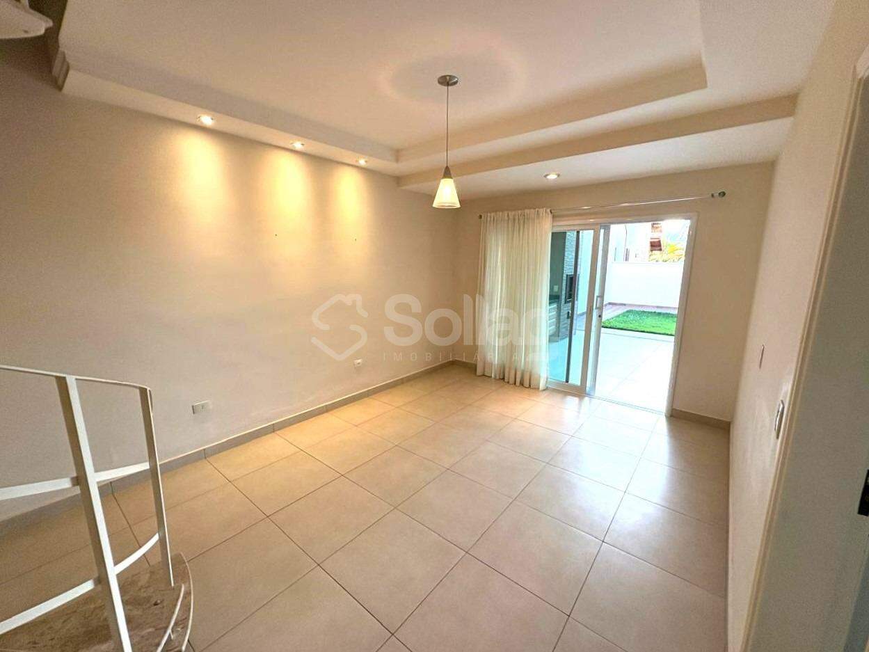 Casa em condomínio para aluguel no Pinheirinho: 