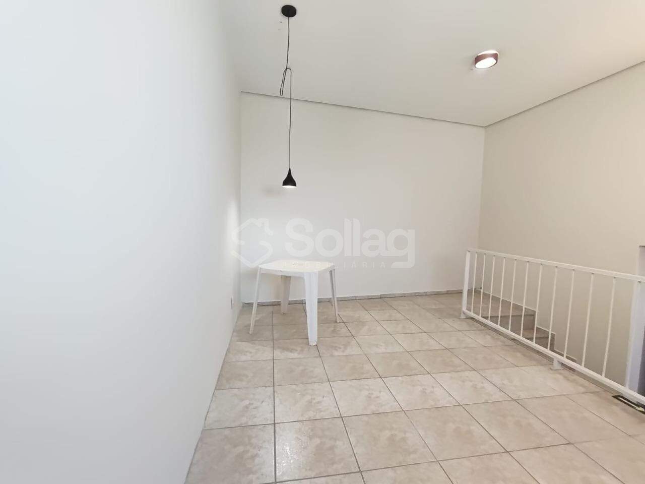 Kitnet para aluguel no Centro: 