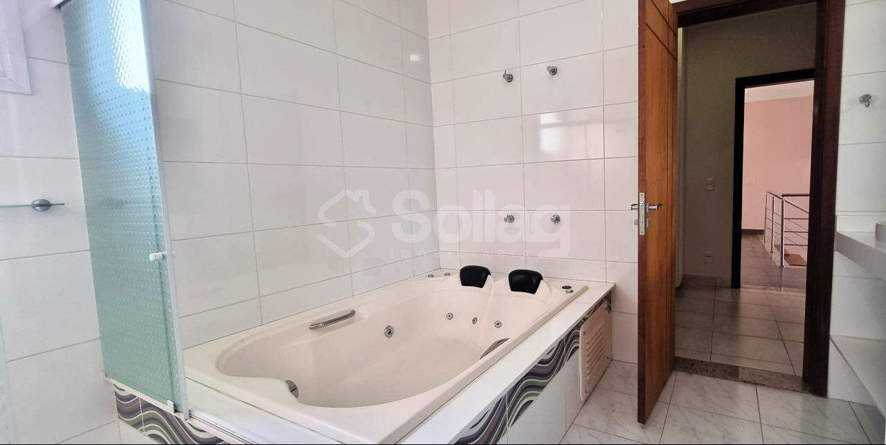 Casa em condomínio à venda no Condomínio Canterville Residence: