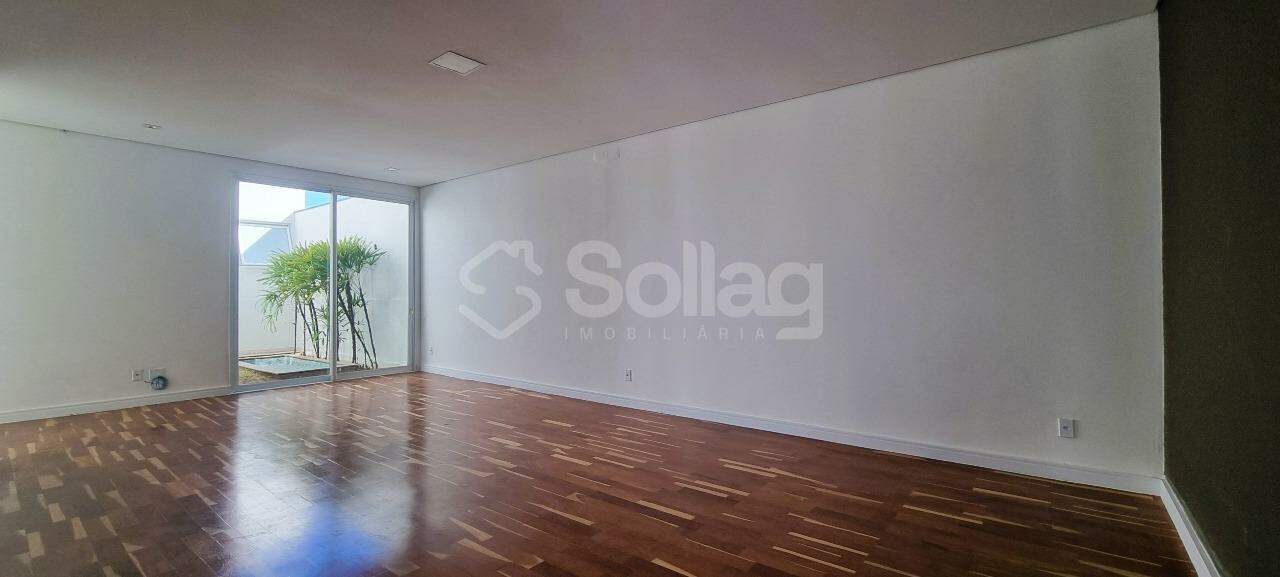 Casa em condomínio à venda no Condomínio Maison Blanche: 