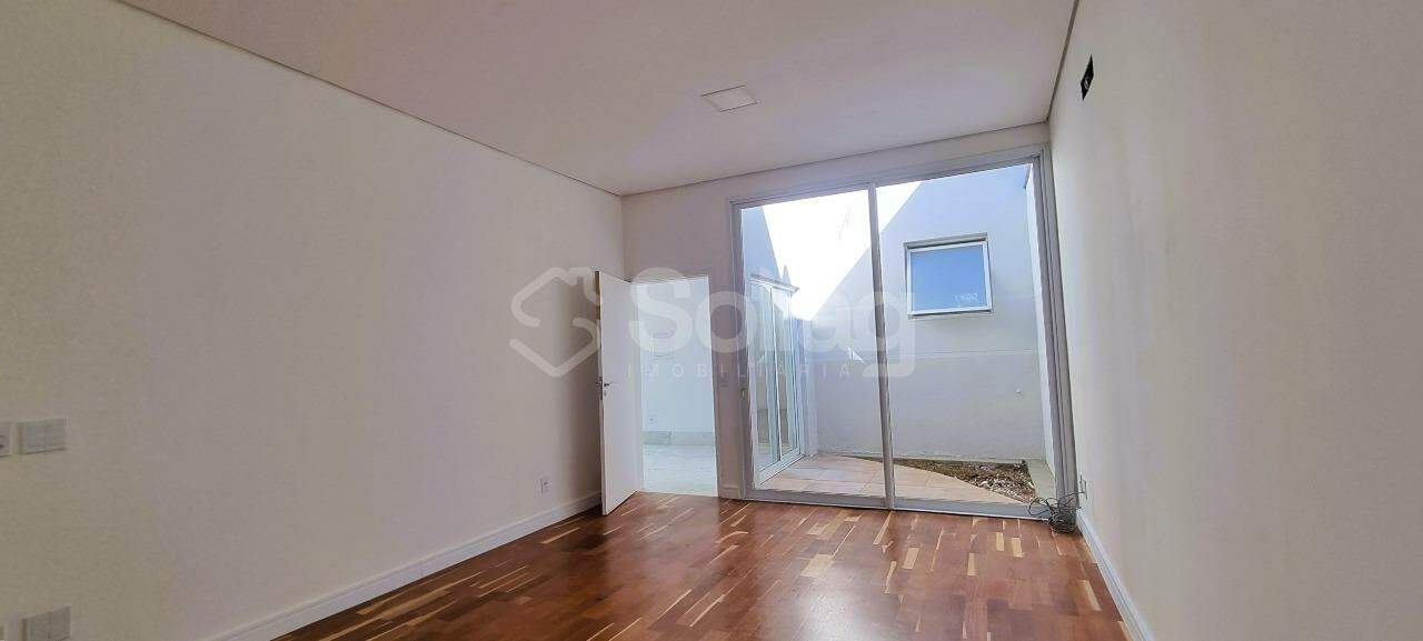 Casa em condomínio à venda no Condomínio Maison Blanche: 