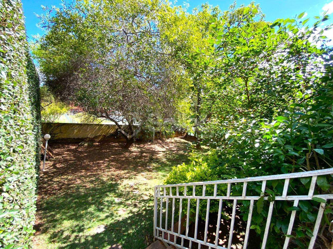 Casa em condomínio para aluguel no Condomínio Bosques de Grevílea: 