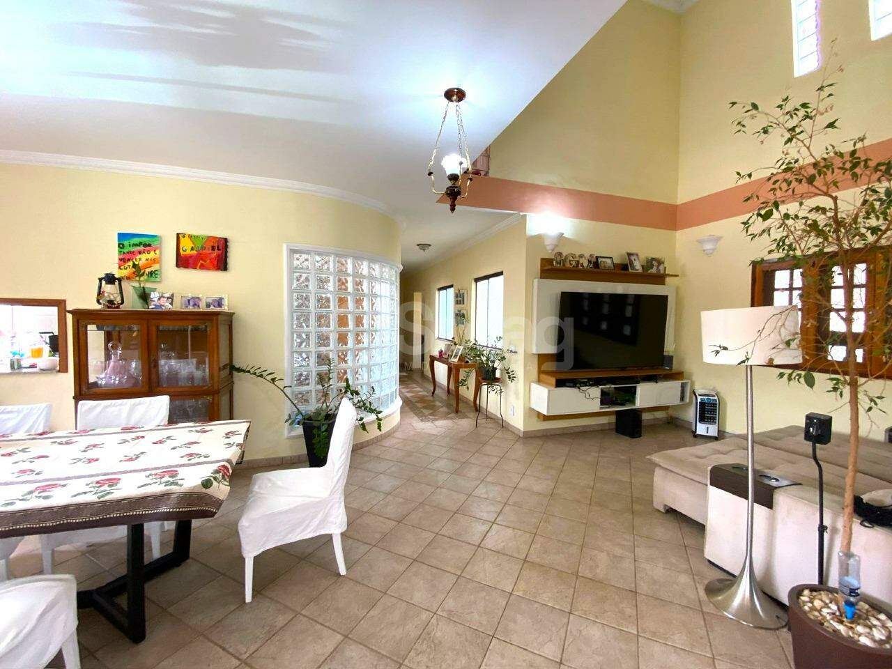 Casa em condomínio para aluguel no Condomínio Bosques de Grevílea: 