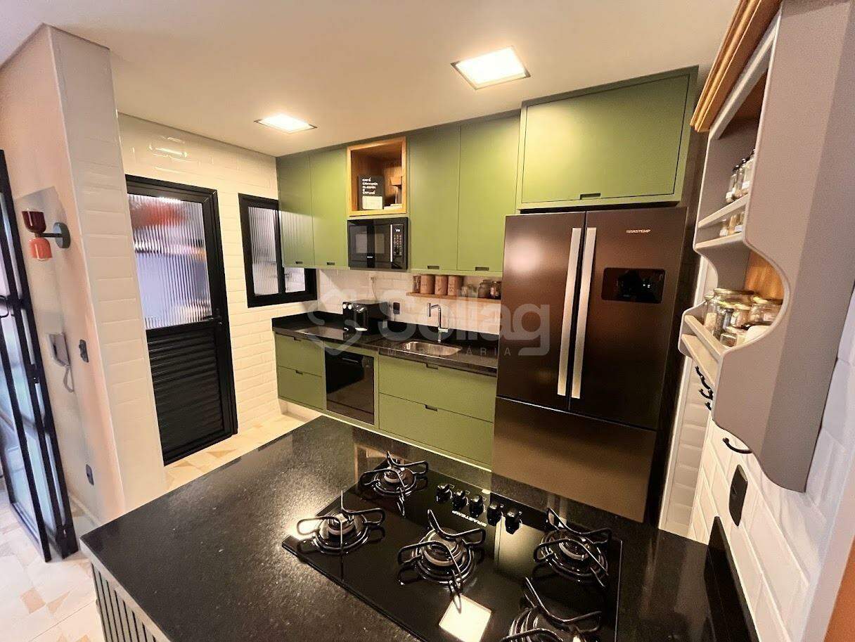 Casa em condomínio para aluguel no Pinheirinho: 