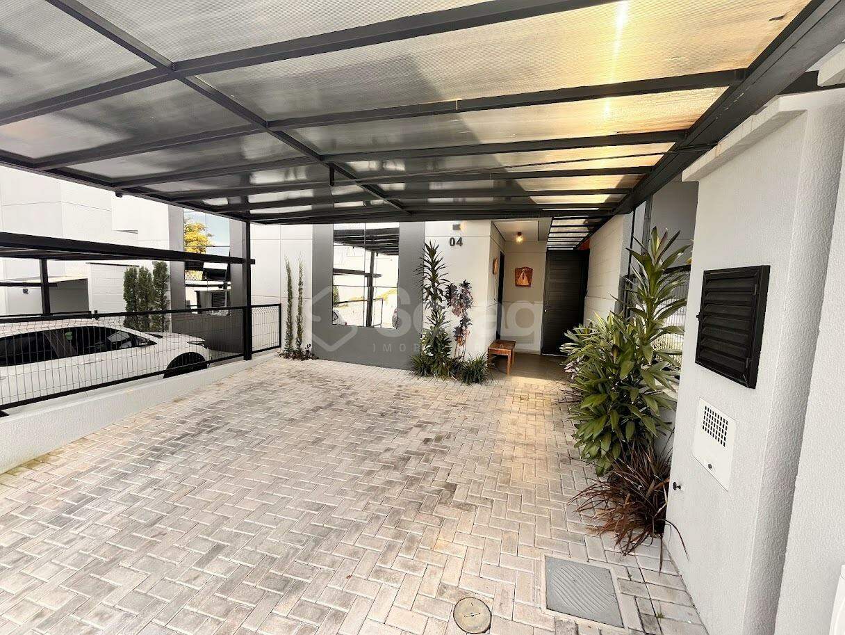 Casa em condomínio para aluguel no Pinheirinho: 