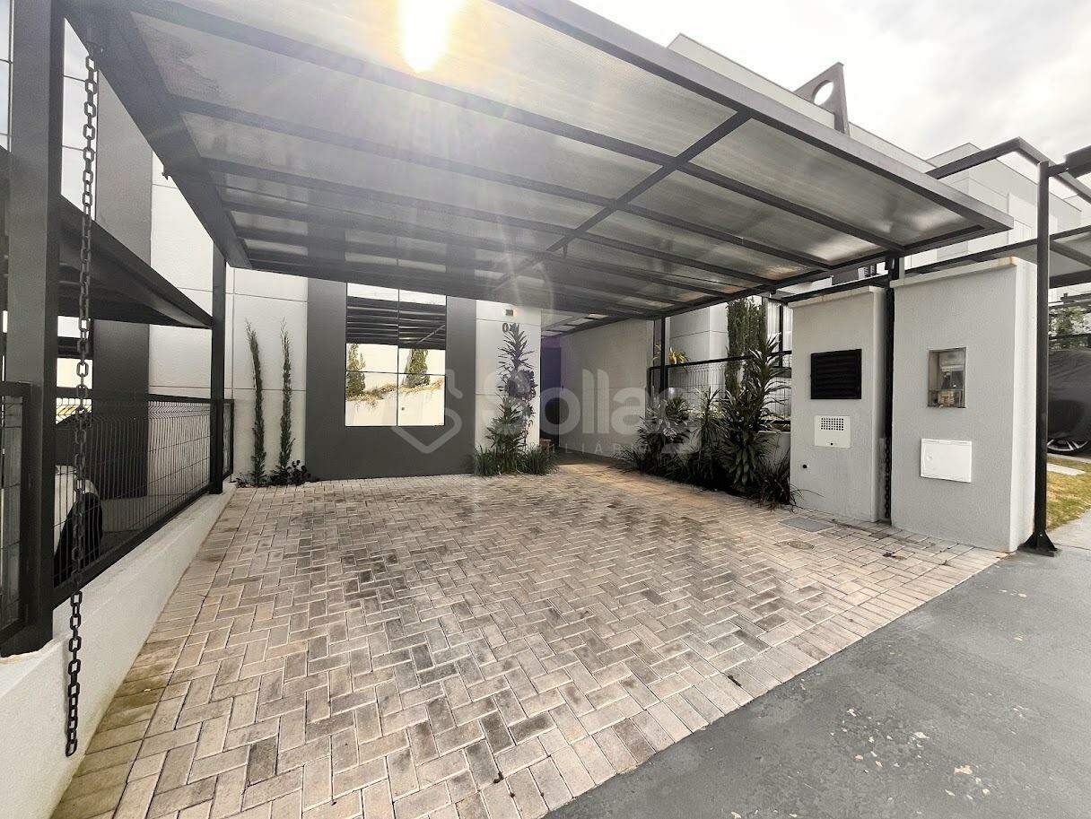 Casa em condomínio para aluguel no Pinheirinho: 