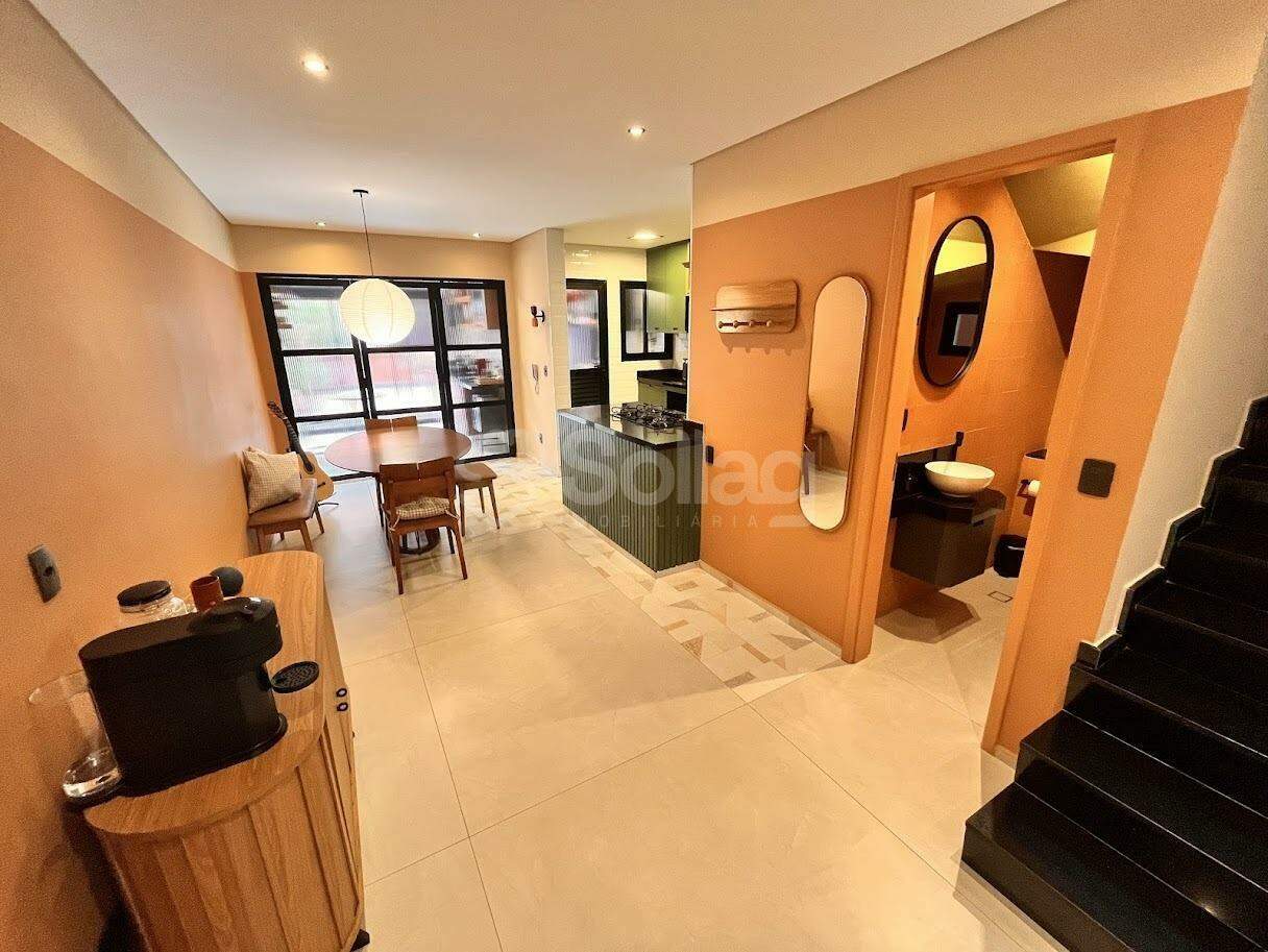 Casa em condomínio para aluguel no Pinheirinho: 