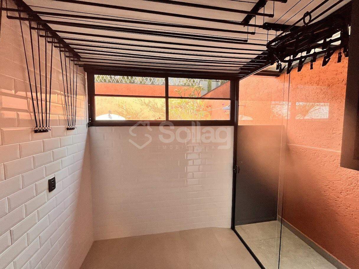 Casa em condomínio para aluguel no Pinheirinho: 