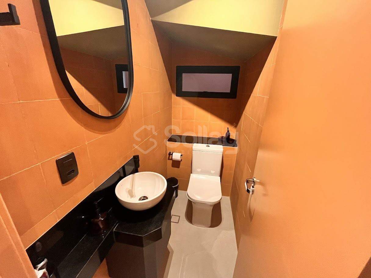 Casa em condomínio para aluguel no Pinheirinho: 