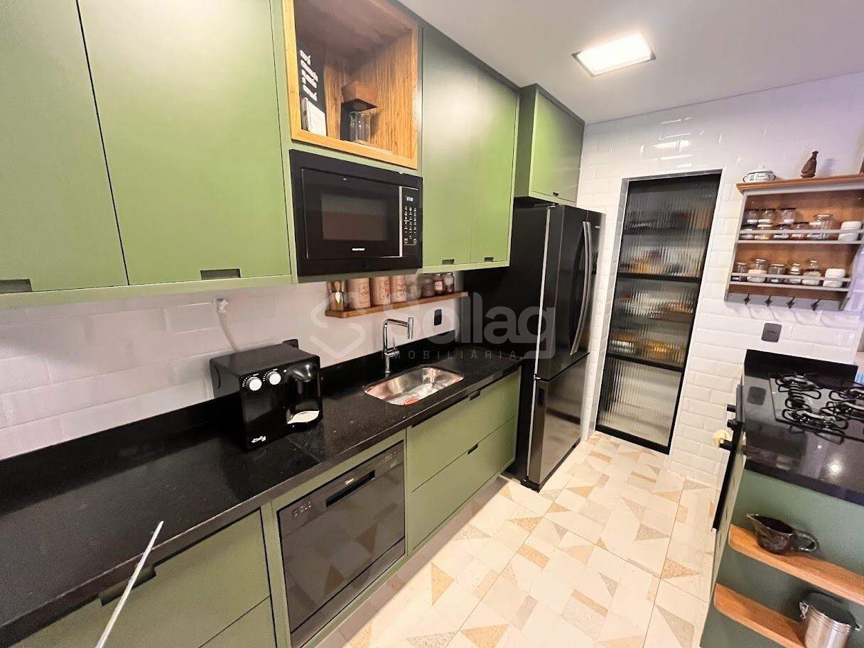 Casa em condomínio para aluguel no Pinheirinho: 