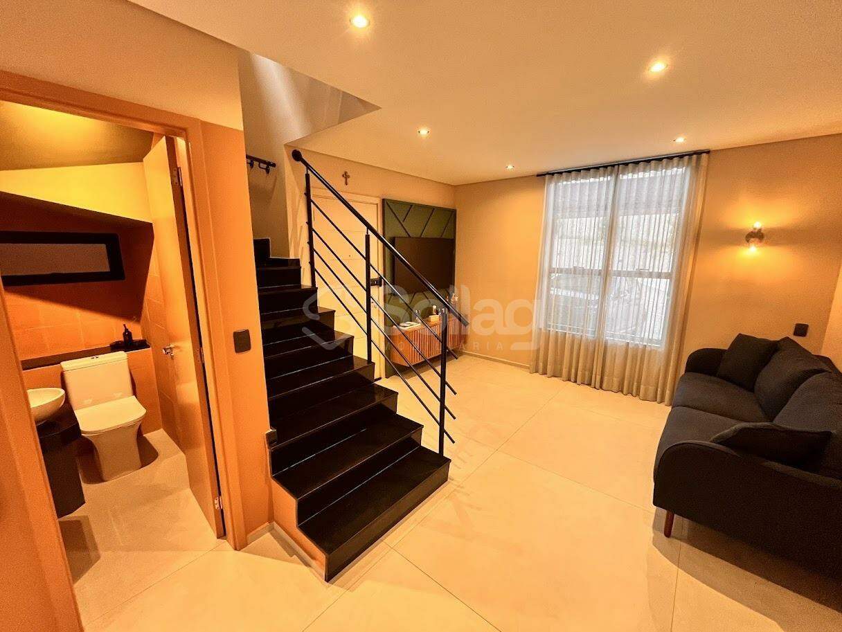 Casa em condomínio para aluguel no Pinheirinho: 