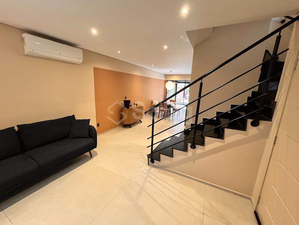 Casa em condomínio para aluguel no Pinheirinho: 