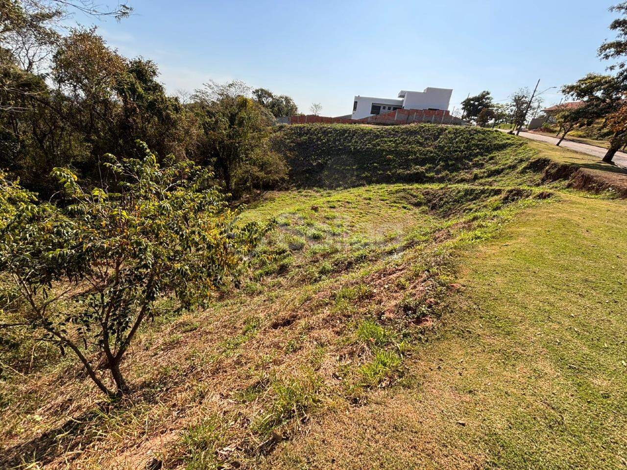 Terreno em condomínio à venda no Condomínio Jardim Primavera: 