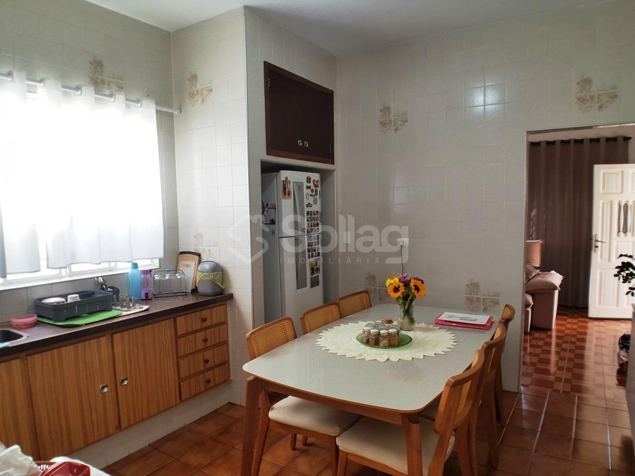 Casa à venda no Centro: 