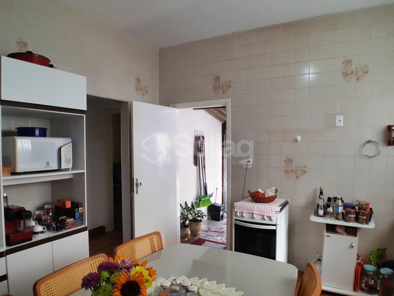 Casa à venda no Centro: 