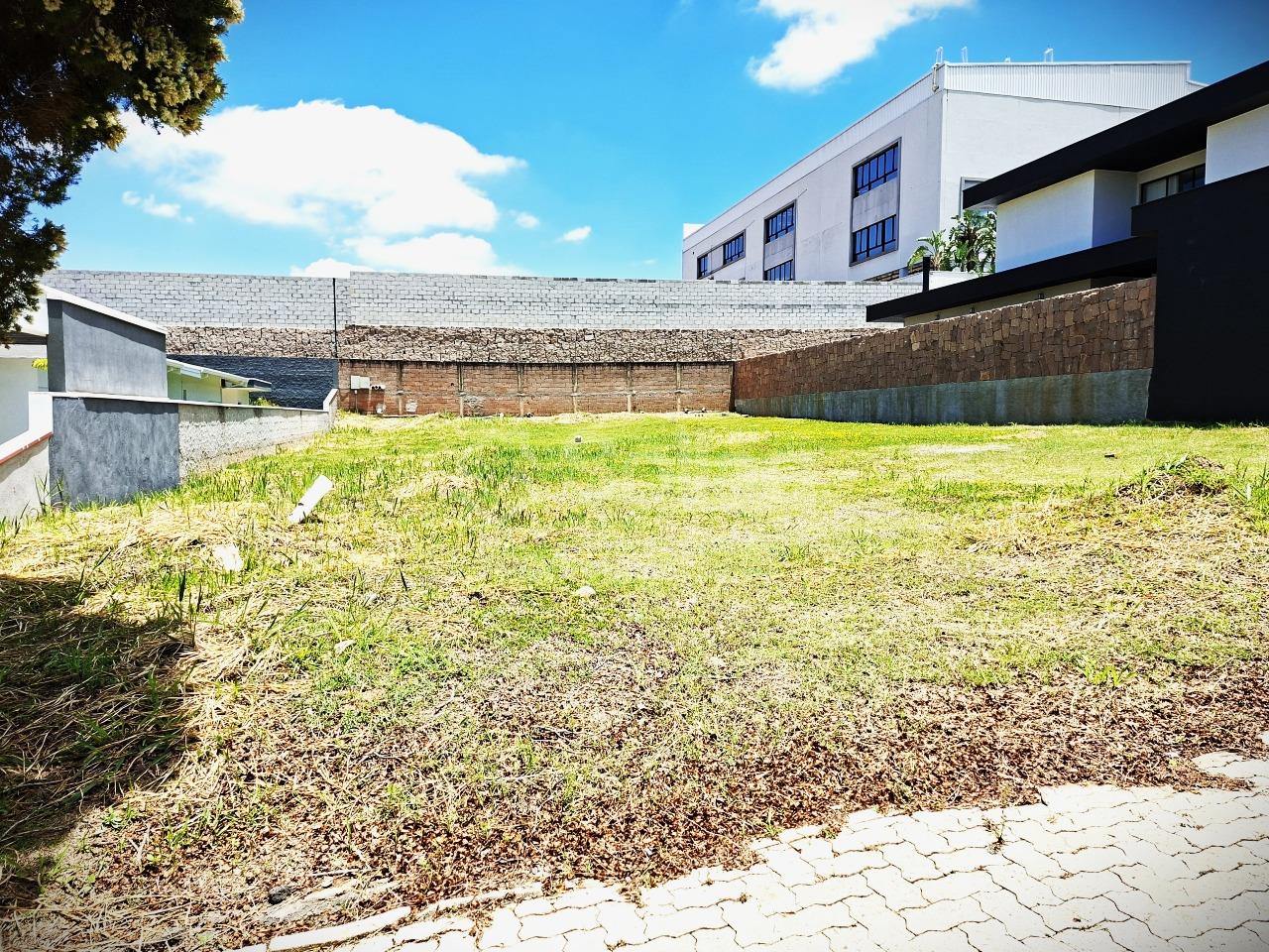 Terreno em condomínio à venda no Condomínio Jardim Europa: 