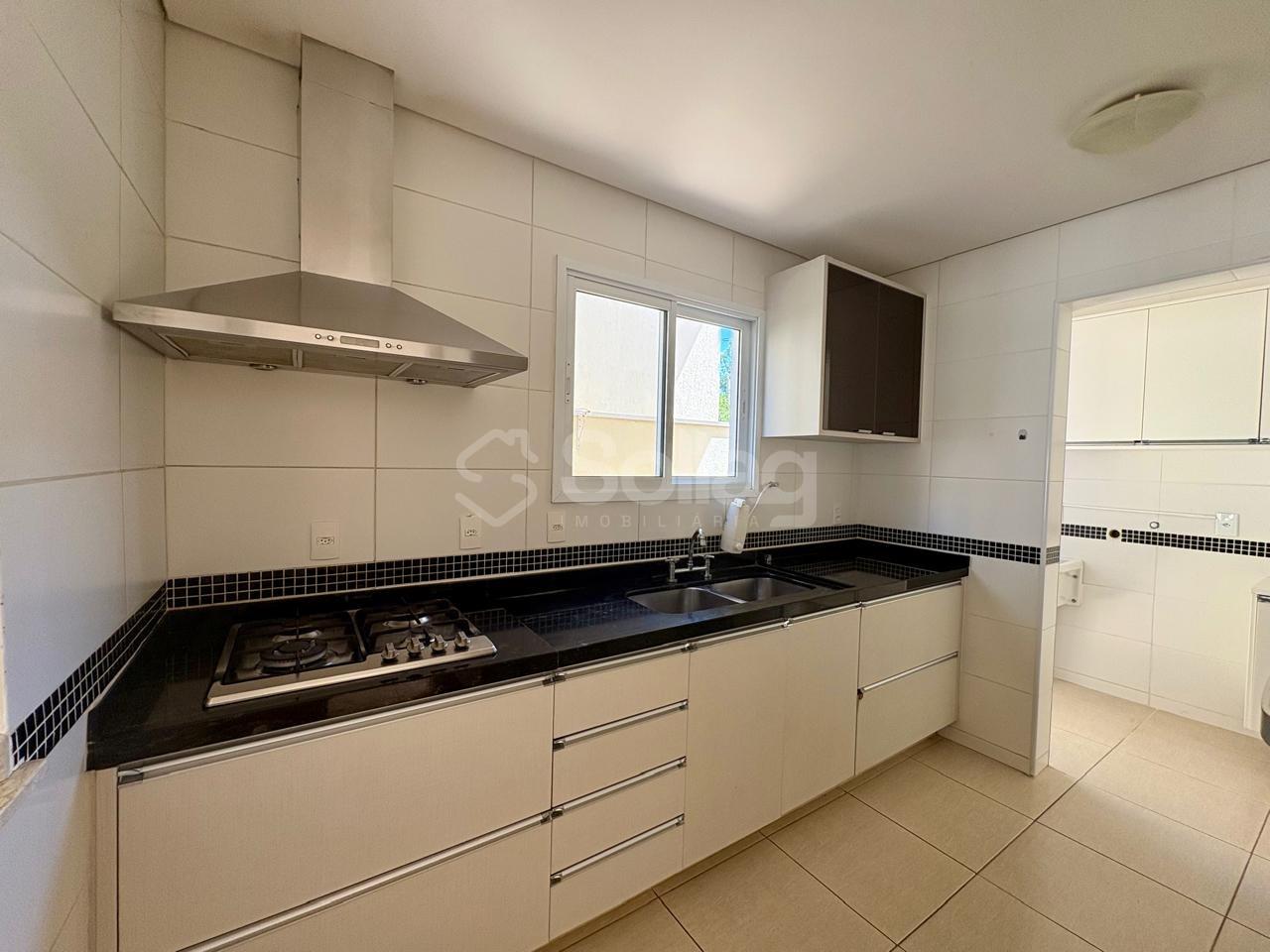 Casa em condomínio à venda no Pinheirinho: 