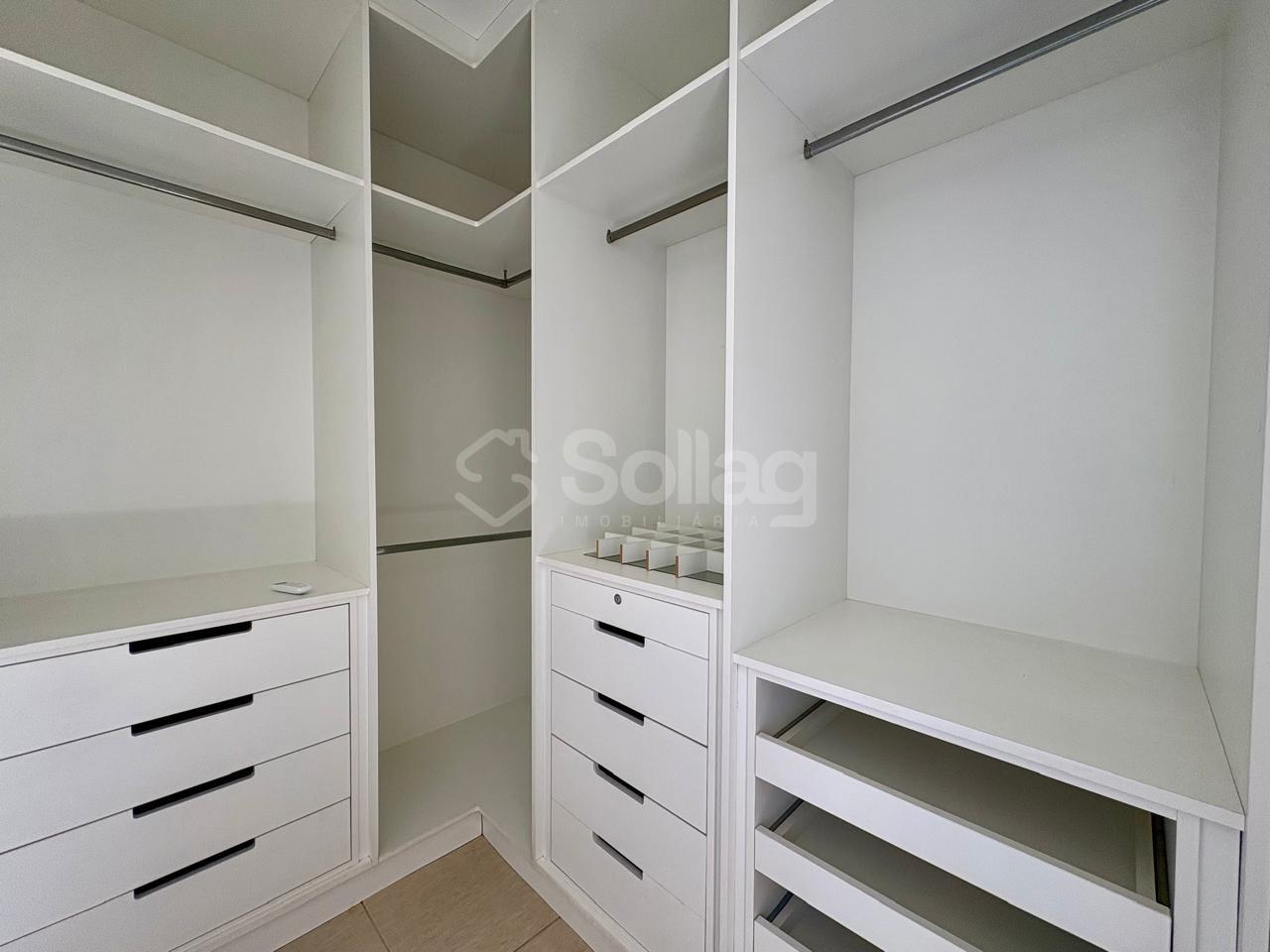 Casa em condomínio à venda no Pinheirinho: 