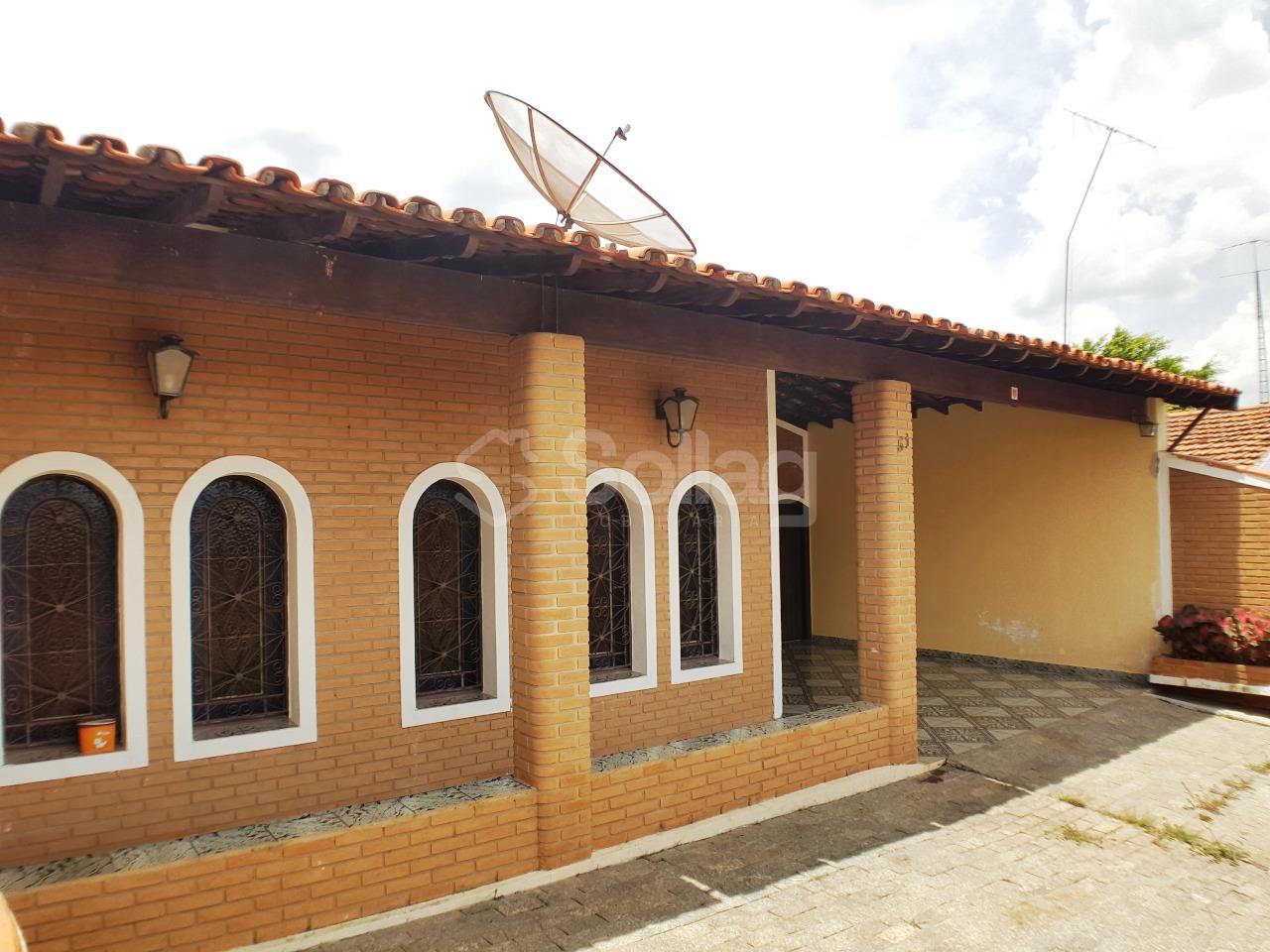 Casa à venda no Centro: 