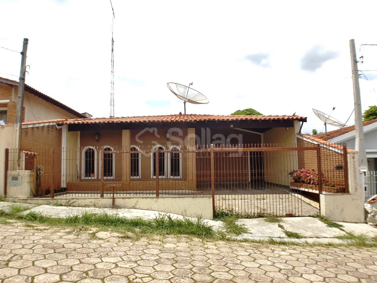 Casa à venda no Centro: 