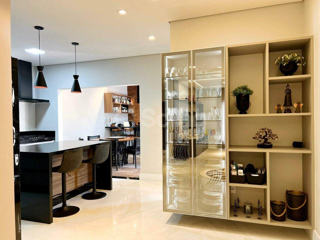Casa em condomínio à venda no Jardim Paiquerê: 
