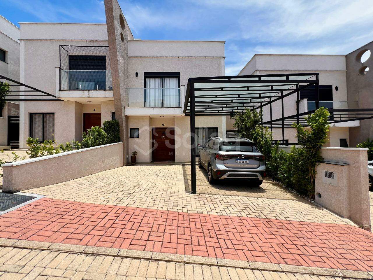 Casa em condomínio à venda no Jardim Paiquerê: 