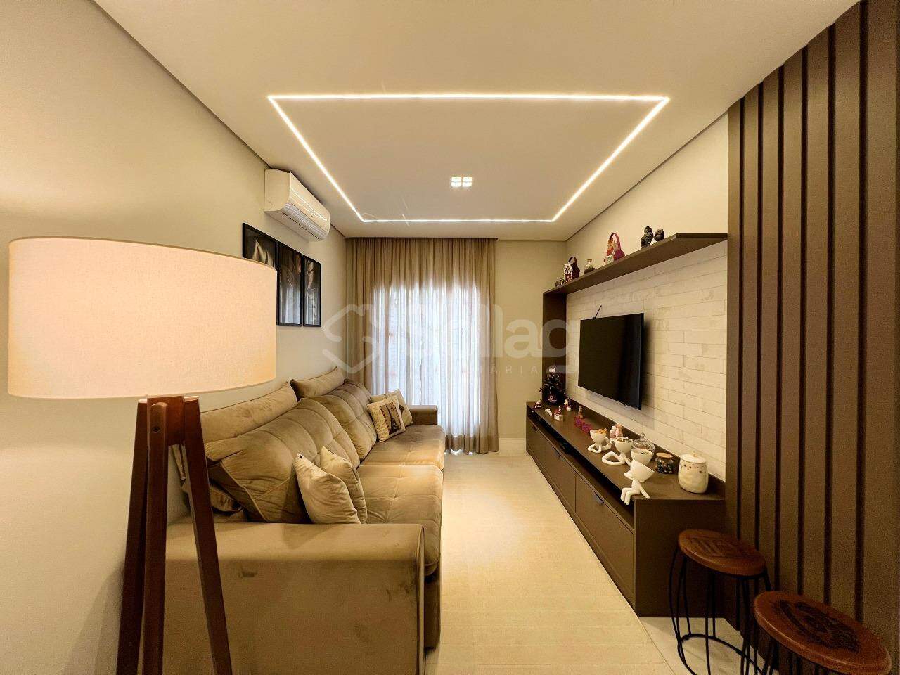 Casa em condomínio à venda no Jardim Paiquerê: 