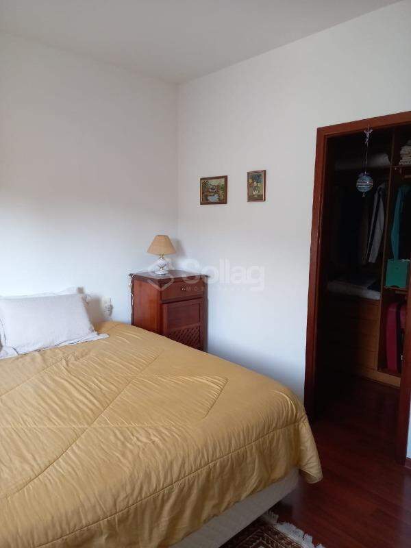 Casa em condomínio à venda no Vale do Itamaracá: 