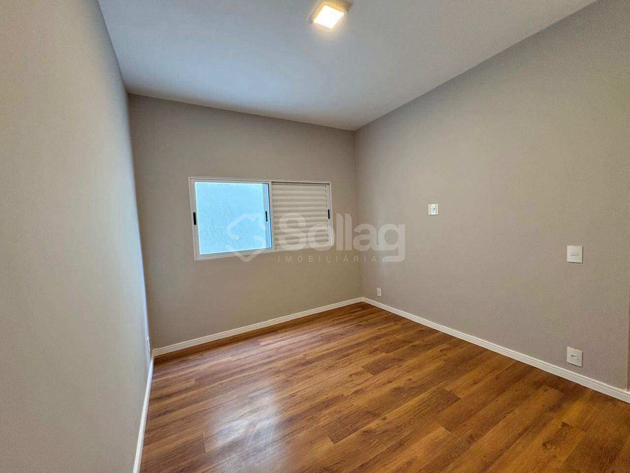 Casa à venda no Pinheirinho: 