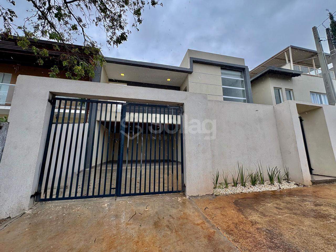 Casa à venda no Pinheirinho: 